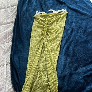 Size small / green skirt Fashionova